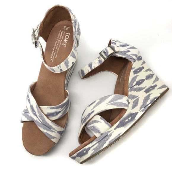 Toms Shoes - 🔴 3/$15 Toms Ikat Wedge Sandals Womens Size 9